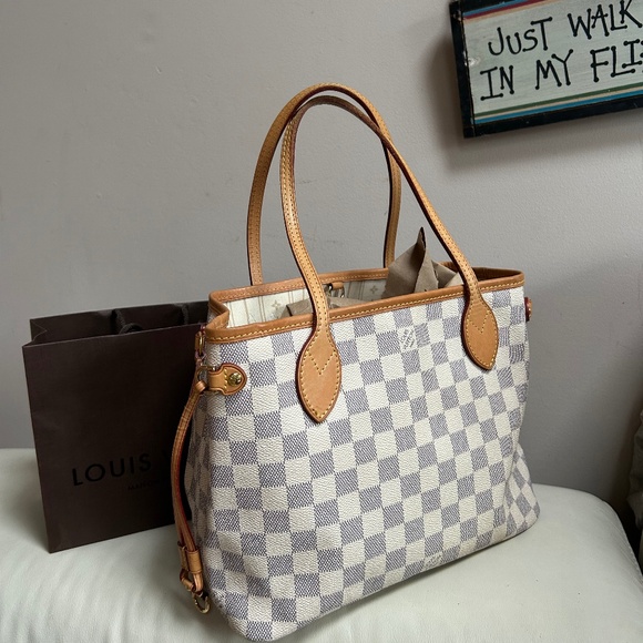 Stunning Louis Vuitton Neverfull pm🤍🩵Azur - Picture 4 of 16